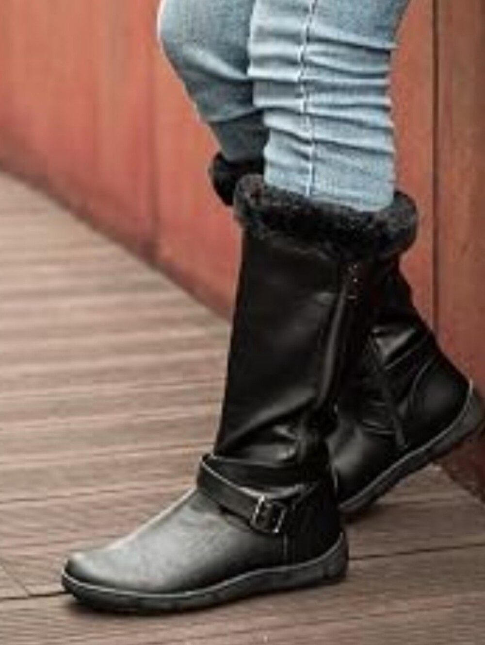 Amazon Essentials Black Mid-Calf Faux-Fur Lined Winter Boots